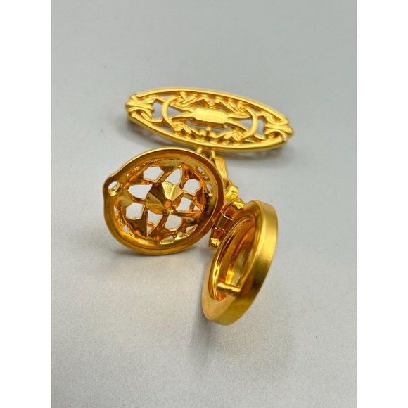 Signed Liz Claiborne Vintage Pin Brooch with Locket Perfume Holder Gold Tone - Picture 5 of 7